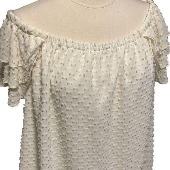 EUC Banana Republic Ivory Cream Eyelash Dot Ruffle Off the Shoulder Blouse sz M - Picture 3 of 9